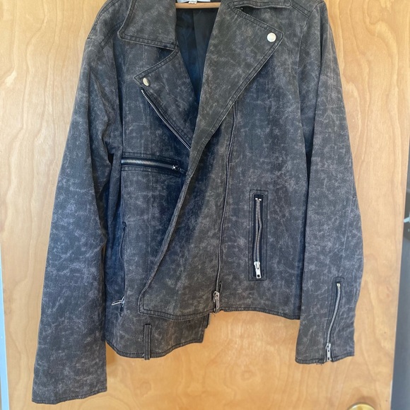 Jacket. - Picture 3 of 3